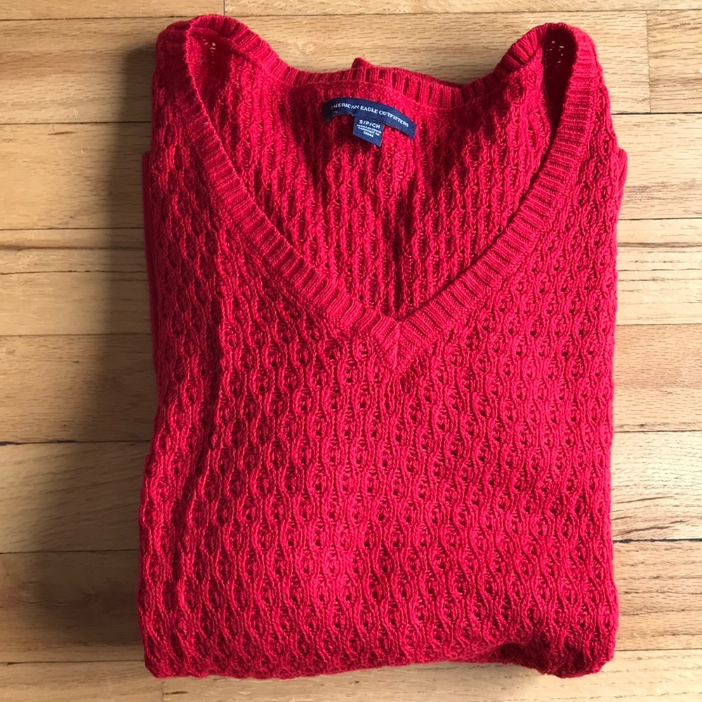 American Eagle Outfitters Red knitted sweater. Size Small